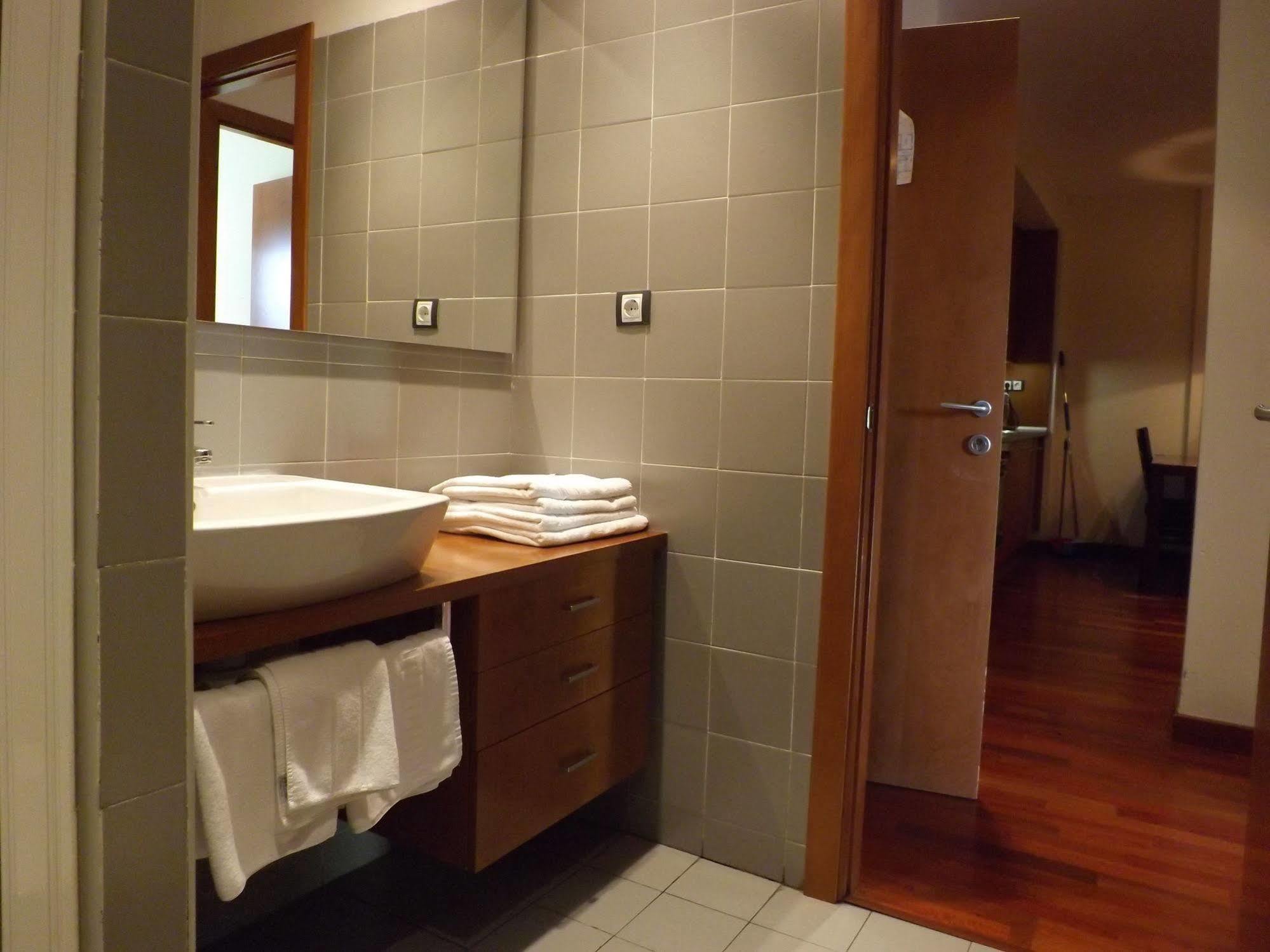 Roca Nevada Suites Villanua Bagian luar foto